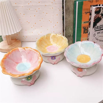 Elevated Ceramic Pet Bowl – Cute Flower-Shaped Tilted Cat Food & Water Dish