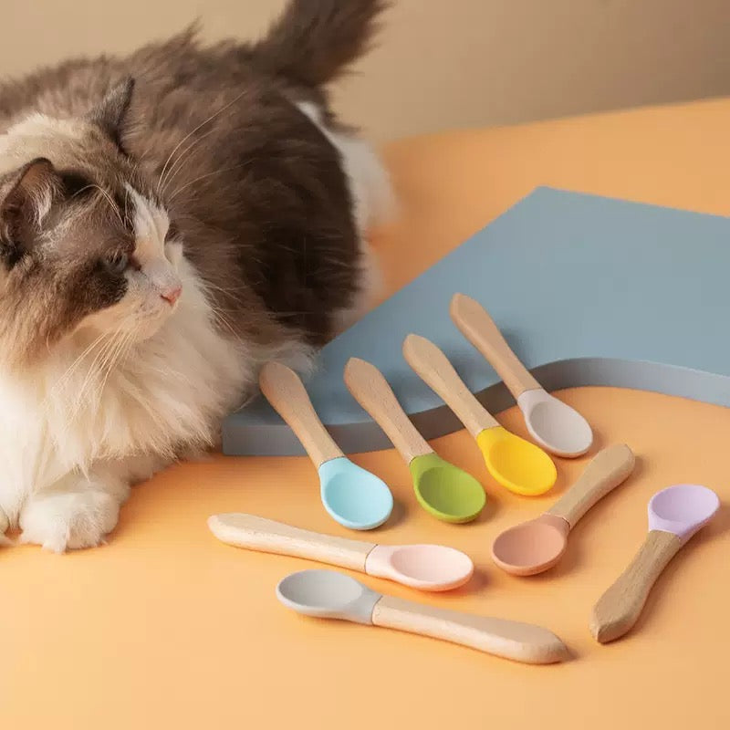 Silicone Pet Feeding Spoon with Wooden Handle